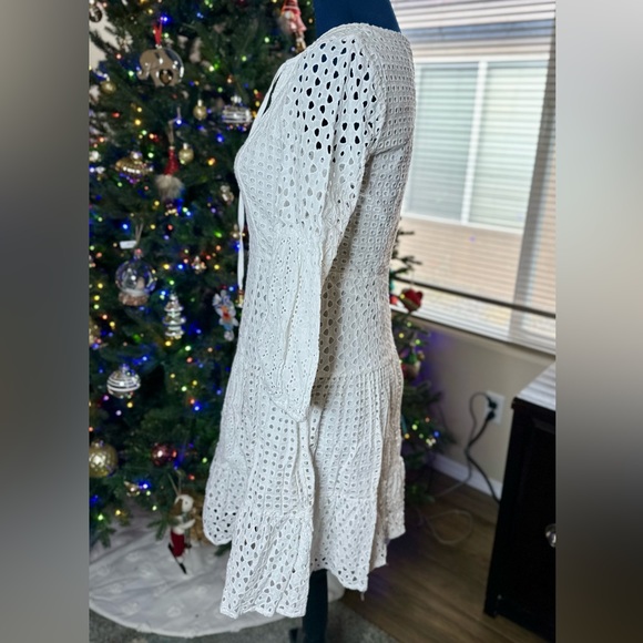 EUC Vince Camuto 3/4 Lantern Sleeve White Eyelet Lace Fit & Flare Dress - Picture 10 of 16